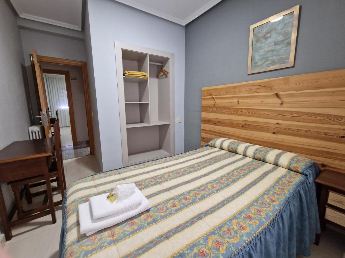 Hostal Soto La Virgen del Camino Extérieur photo
