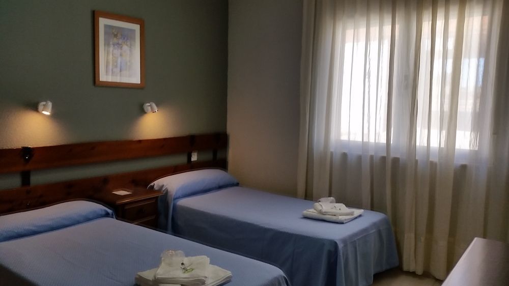 Hostal Soto La Virgen del Camino Extérieur photo